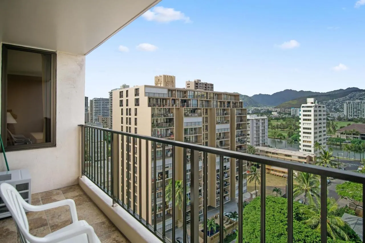 Construction Special At The Waikiki Banyan Free Parking And Wifi Apartment Honolulu